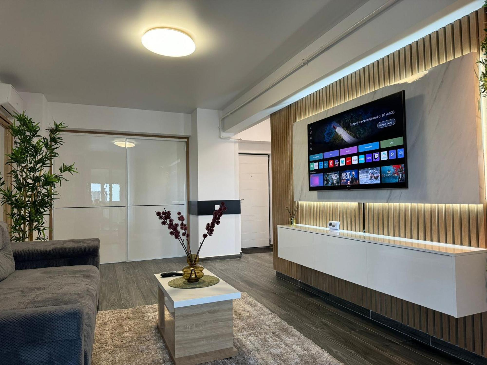 Luxury Glam Apartments Central Adress Bucuresti With Parking エクステリア 写真